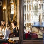 Celebrare l'8 marzo significa anche  riconoscere il valore del caffè Florian come luogo rivoluzionario, incubatore di idee e rivoluzioni culturali, e non solo.